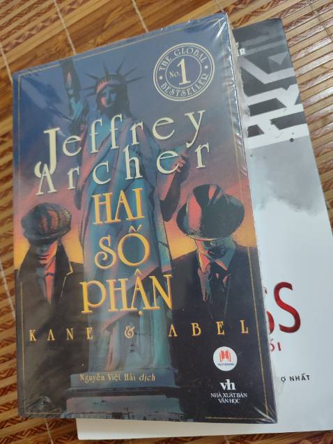 Cuốn này chắc ko cần phải review gì nữa vì nó quá nổi rồi. Ai cũng nên 1 lần đọc cuốn này nha. Sách nhận về tay nguyên vẹn, đặt 2 cuốn nhưg cuốn này ko bị lỗi như cuốn kia