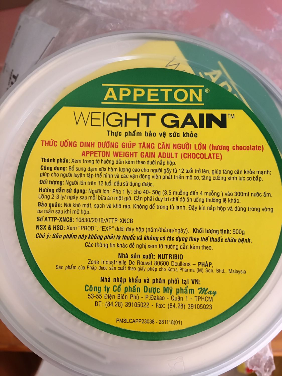 Tiki mới giao hàng cho mình sau 2hom đặt hàng . Nói chung xưa jo tiki giao hàng thì rất nhanh bất kể mình mua món j . Mình rất thích đặt hàng mua là có dùng liền k phải đợi lâu .Sp giao giống như hình ảnh ...chất lượng sản phẩm thì mình chưa dùng nên k bit kết quả sẽ ntn . Hum nay mua zề mở ra uống thử thì thấy vị nhạt , hương sô-cô-la dễ uống .. mình sẽ cố gắng dùng theo hướng dẫn của nhà sản xuất và theo dõi cân nặng và sẽ phản hồi thêm