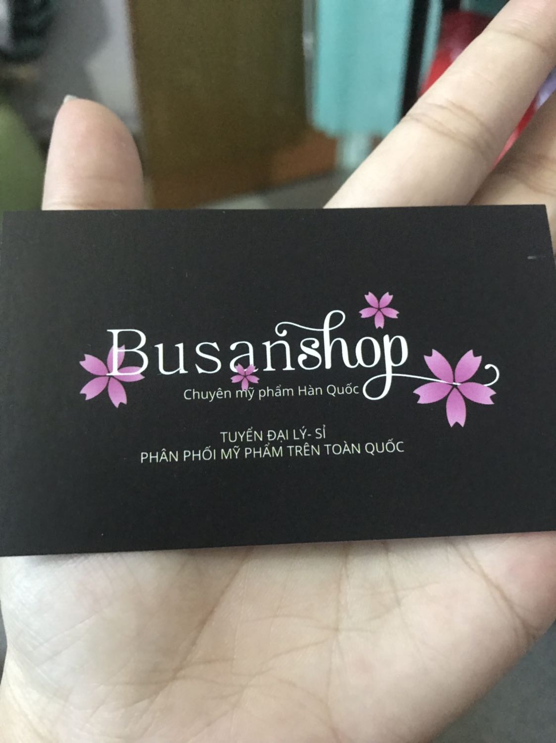 Mình mua 300k cho 2 gói kẹo, khi nhận hàng ngày 09/10 và nhìn hạn sản phẩm thấy ghi 13/11/2019. Ăn sao kịp tiki ơi? Mình muốn đổi hàng. Quá thất vọng với kiểu làm ăn của shop này