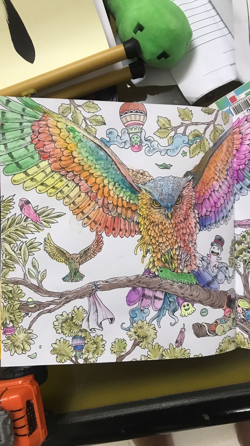 Giấy dày đẹp, có chỗ cho các bé tự vẽ sáng tạo (hình bé nhà mình vẽ là hình cá mập). Món quà tặng sinh nhật ngon bổ rẻ. Mà hình như giá shoppe rẻ hơn tiki thì phải