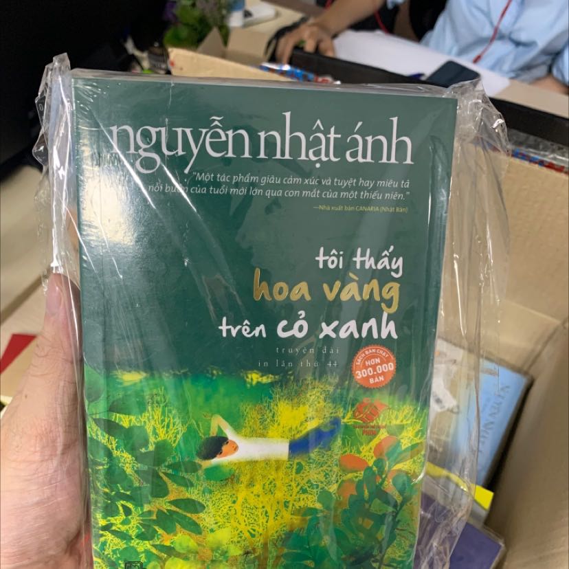 Hàng đẹp đóng gói cẩn thận có bao màng, có đủ quà đính kèm, mình cần mua số lượng nhiều với gấp mà tìm mãi các nền tảng không có. Mà sách chuẩn nhé.