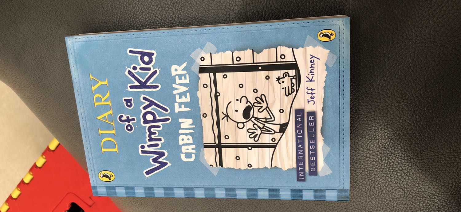 Lúc đầu đặt sách này mở ra thì sách bị rách nói chung hư hại rất nghiêm trọng luôn. Mình mới yêu cầu tiki đổi lại cho mình cuốn mới. Sau 2 ngày làm việc, nhân viên thu hồi đi thu lại để kiểm tra, xong rồi thì tiki nói là sẽ giao cuốn sách mới cho mình. Hôm nay tiki giao mở ra thấy sách mới tinh luôn hihi. Lúc đầu đặt sách này mở ra thì sách bị rách nói chung hư hại rất nghiêm trọng luôn. Mình mới yêu cầu tiki đổi lại cho mình cuốn mới. Sau 2 ngày làm việc, nhân viên thu hồi đi thu lại để kiểm tra, xong rồi thì tiki nói là sẽ giao cuốn sách mới cho mình. Hôm nay tiki giao mở ra thấy sách mới tinh luôn hihi.