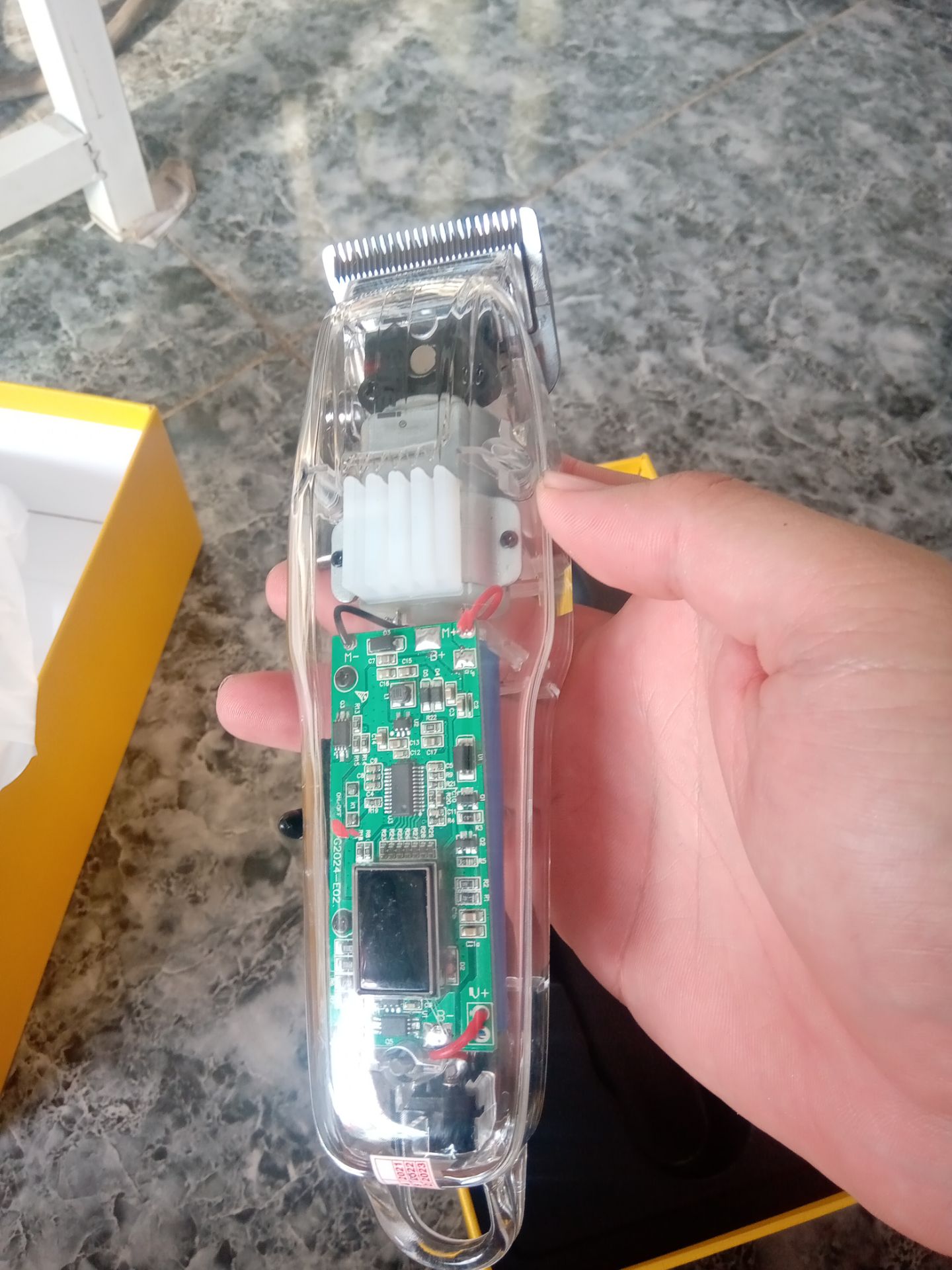 hàng chất như nước cất