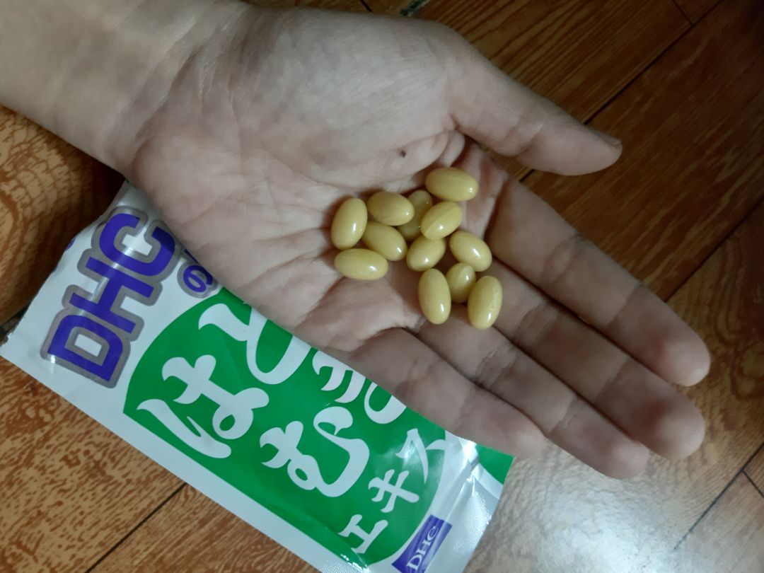 Da sáng hơn, mịn màng. Loại này giúp da khỏe chứ không trắng như kiểu kem trộn bật tông lên 1 2 tông liền nha. Kiên trì sử dụng để có làn da khỏe, đầy sức sống. Sẽ ủng hộ tiếp