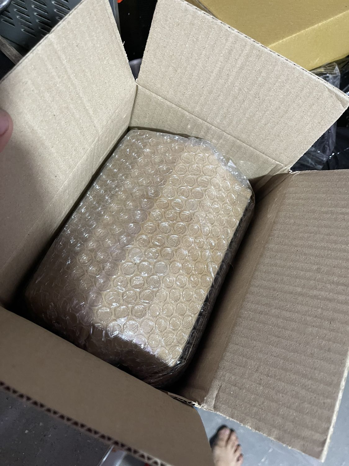 Hàng có rất nhanh
Shop đongs gói cực kì có tâm và chu đáo
Rất hài lòng với cách làm việc bên shop nhé
Sữa còn nguyên tem, date còn xa 11/2023
Sẽ ủng hộ tiếp 👍