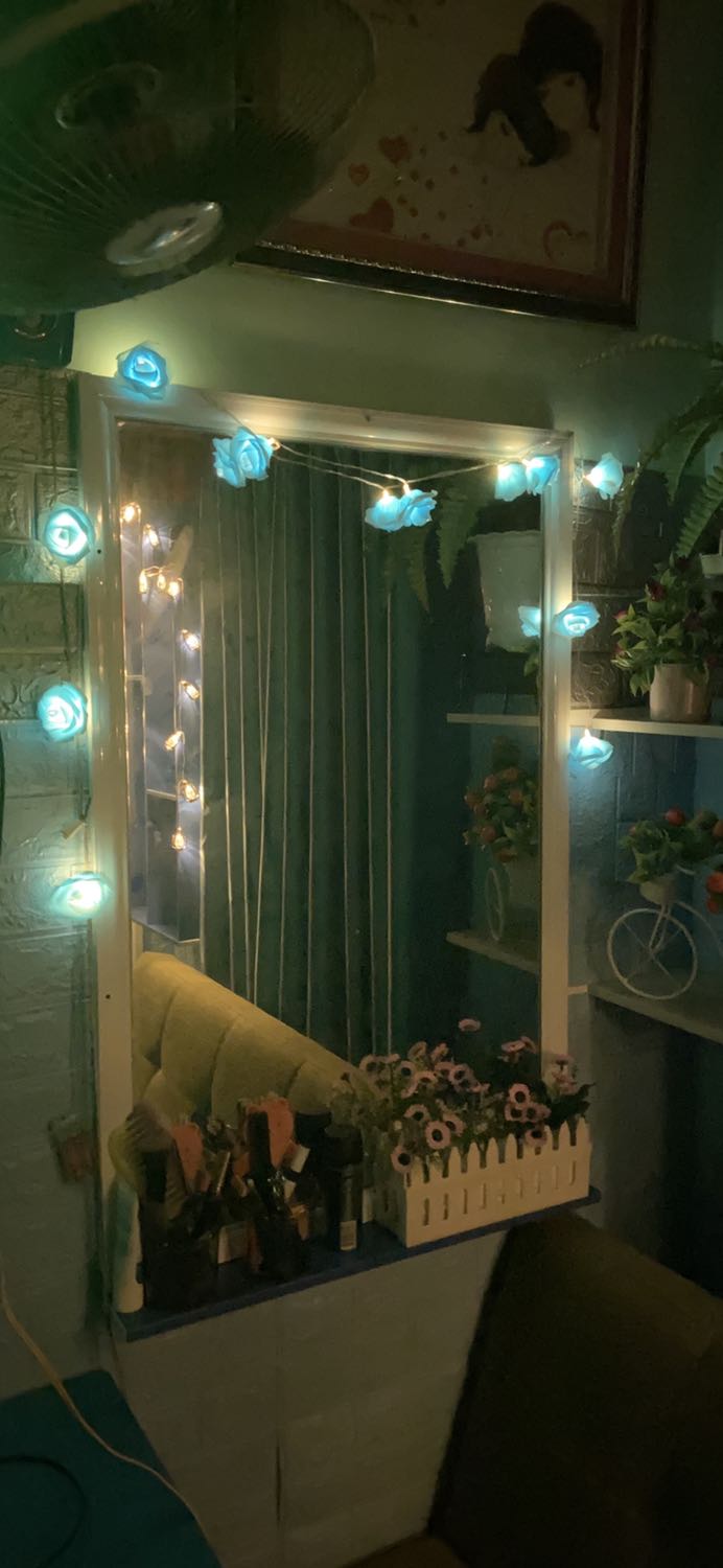 San phâm đep nhin sáng chứ không sến súa. Rat hài lòng. Co điêu đi đung bang pin hoi bát tiên 1 chut,cho shop 5 sao luon