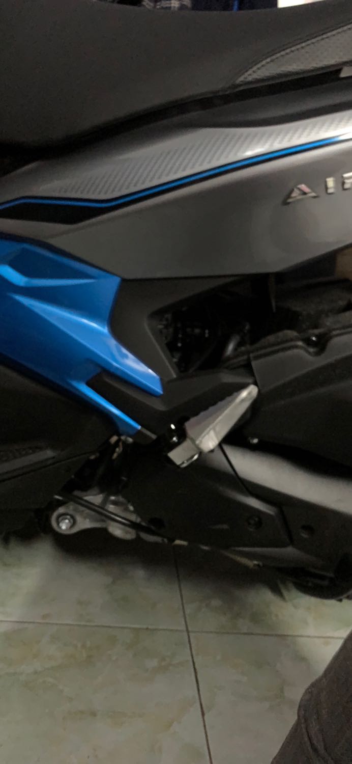 Sản phẩm Honda thì tốt và yên tâm , nhân viên bán hàng nhiệt tình . Nhưng Tiki thì chạy khuyến mãi, sản phẩm thì nâng giá bán lên mắc hơn đến tận nơi mua và khuyến mãi theo xe rút lại?. Suy ra là không có khuyến mãi. Đánh giá 3 sao cho nhân viên dù có sự không thích