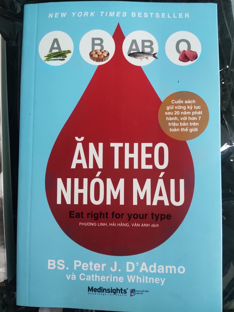 Nội dung tốt, trình bày logic, ngoài hướng dẫn chế độ dinh dưỡng theo nhóm máu, sách còn hướng dẫn cách chăm sóc sức khỏe, phòng chống bệnh tật theo từng nhóm máu! Chất lượng giấy mực và kỹ thuật in ấn ko có gì để chê! Bạn nào có đam mê tìm hiểu về nhóm máu nên tìm đọc ngay nhé! Nội dung tốt, trình bày logic, ngoài hướng dẫn chế độ dinh dưỡng theo nhóm máu, sách còn hướng dẫn cách chăm sóc sức khỏe, phòng chống bệnh tật theo từng nhóm máu! Chất lượng giấy mực và kỹ thuật in ấn ko có gì để chê! Bạn nào có đam mê tìm hiểu về nhóm máu nên tìm đọc ngay nhé!