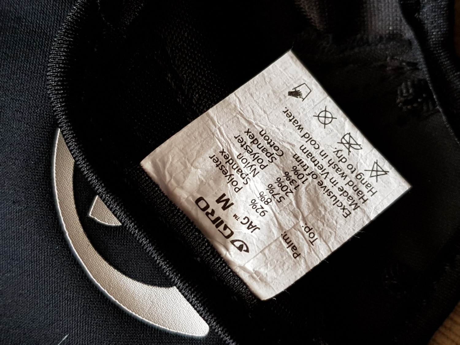 Hàng nhận dược như hình, chấp nhận được nhưng so với các thương hiệu khác trong cùng tầm giá thì hơi cao.