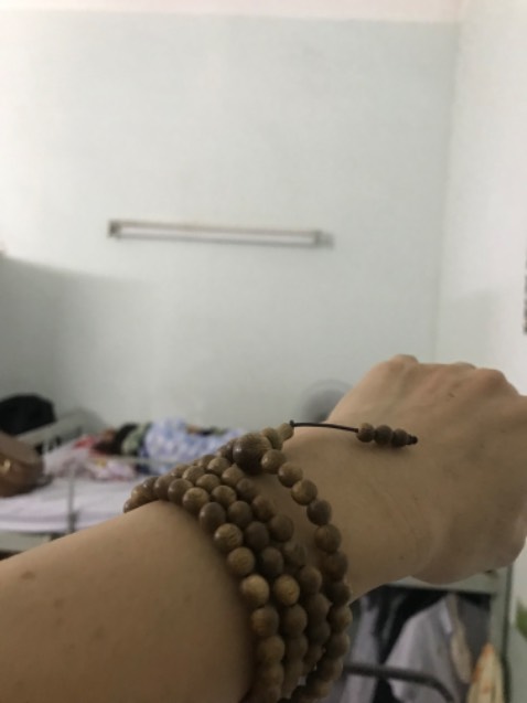 Mình thích màu , hạt tròn đều không lỗi. Nếu ai tay có thịt xíu thì nên chọn size 7 trở lên đeo sẽ đẹp hơn. Mình thích màu , hạt tròn đều không lỗi. Nếu ai tay có thịt xíu thì nên chọn size 7 trở lên đeo sẽ đẹp hơn.