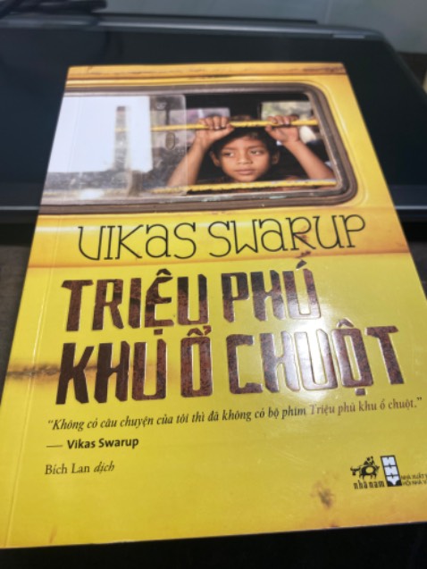 Mình biết đến cuốn này sau khi được cuốn Không gục ngã của dịch giả Nguyễn Bích Lan.
Hình thức và chất lượng rất hài lòng, giao hàng nhanh chóng, cẩn thận,  nội dung mình sẽ khám phá và review sau