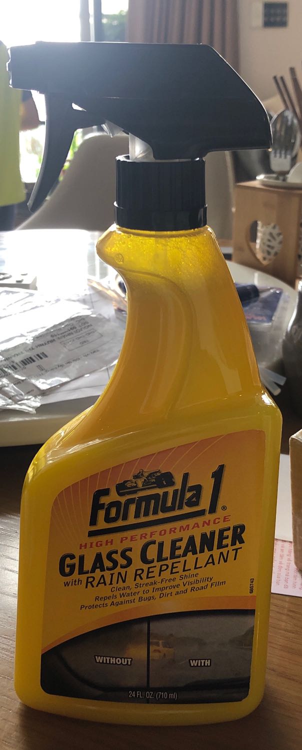 Bao bì gói chuẩn mực, hàng Mỹ giống quảng cáo, rất ổn với giá và nhu cầu làm sạch kính cho xe hơi.