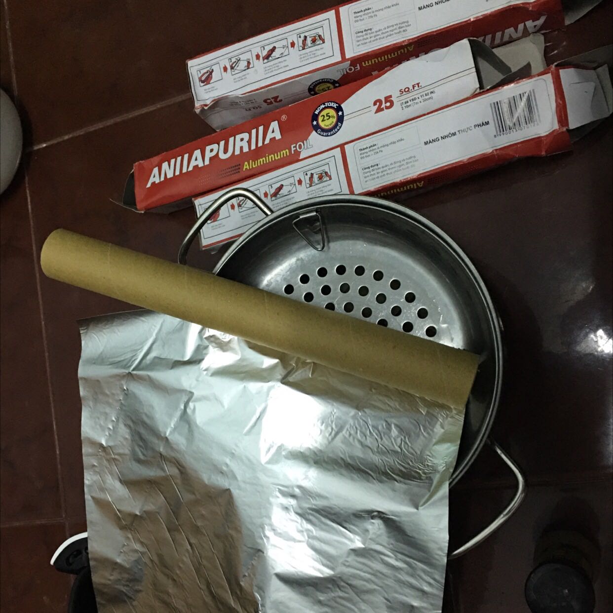 Shop *** đảo bán giấy bạc không như hình còn đúng 2 miếng mình khá sock khi dùng 1 lần đã hết rồi. Bọc giấy bạc đã qua sử dụng gần hết. 
Đặt hàng gần 1 tuần liền mới có
Vì mình đi du lịch nên giờ mới bóc tất cả 4 hộp ra. Treo đầu dê bán thịt ***. Đề nghị hoàn tiền và bồi thường vì quá mất lòng tin, mình tưởng những shop trên tiki đều uy tín. Quá thất vọng