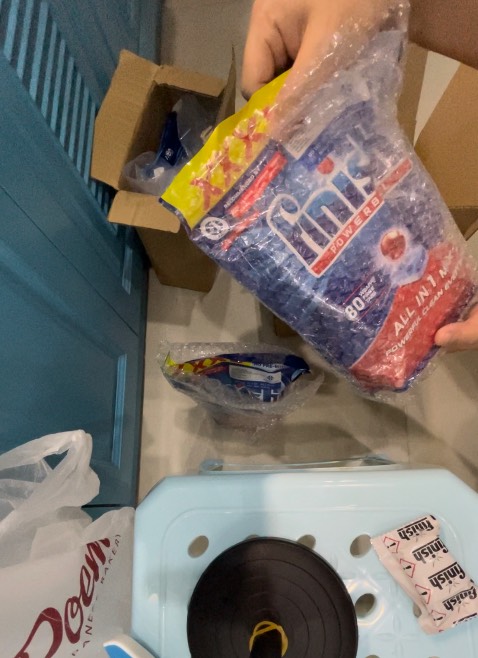 Vẫn phải đổ ra hộp nhựa cho gọn cho gọn chỗ. Còn nói chung ok ko có vấn đề gì