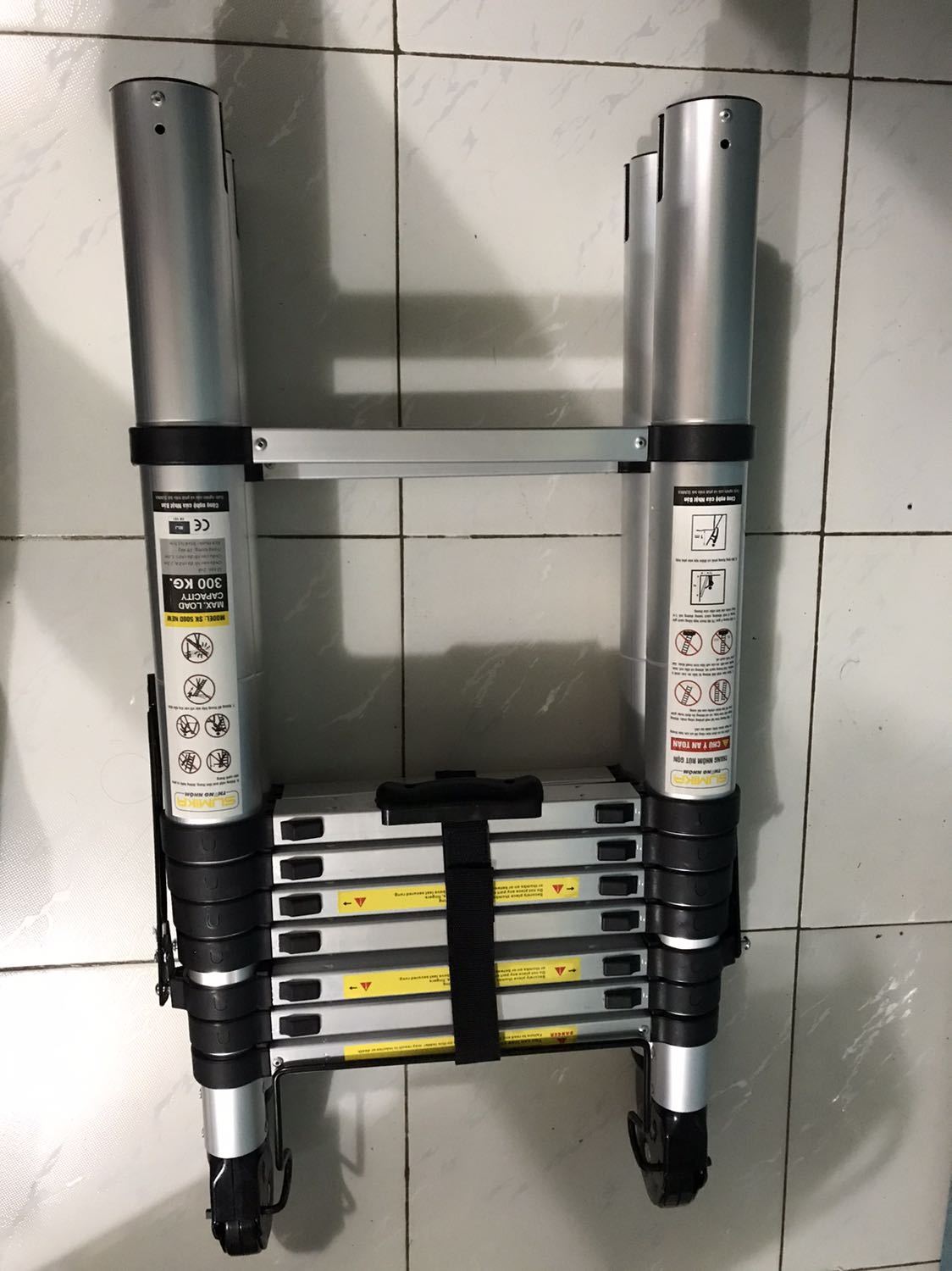 Quá ấn tượng , hàng đẹp chất lượng tuyệt vời . Mua đúng dịp sale giảm giá chỉ hơn 1,7 triệu . Sẽ tiếp tục ủng hộ Shop nhiều mặt hàng khác .