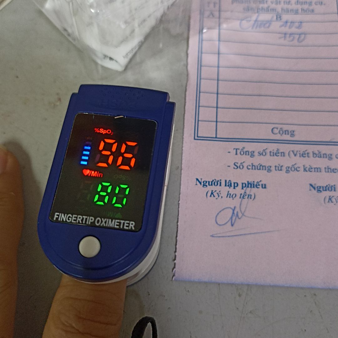 E mua 2 sản phẩm SPO2,2 màn hình trái ngược nhau.e có thể nào đổi lại sản phẩm lại được không,e chụp 2 ảnh để gửi so sánh sản phẩm e đã nhận được