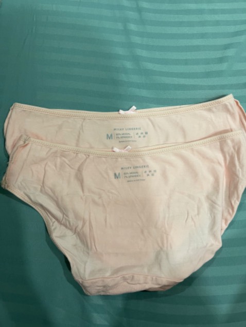 Mua thử 2 combo với tên quần khác nhau, giá chênh lệch 4 lần mà giao cùng 1 sản phẩm