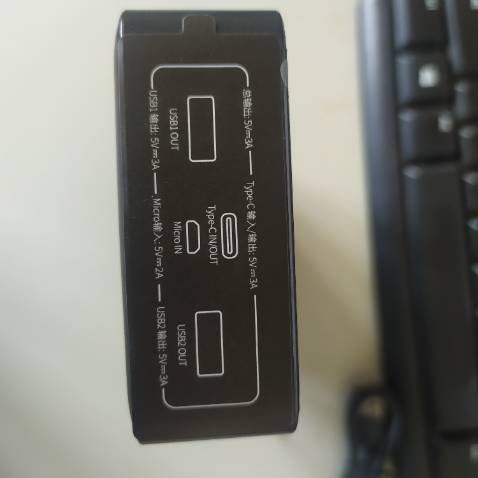 Shop đóng gói rất cẩn thận, hàng mới nguyên tem chưa bóc hộp. Sản phẩm tuyệt vời không có gì chê được.