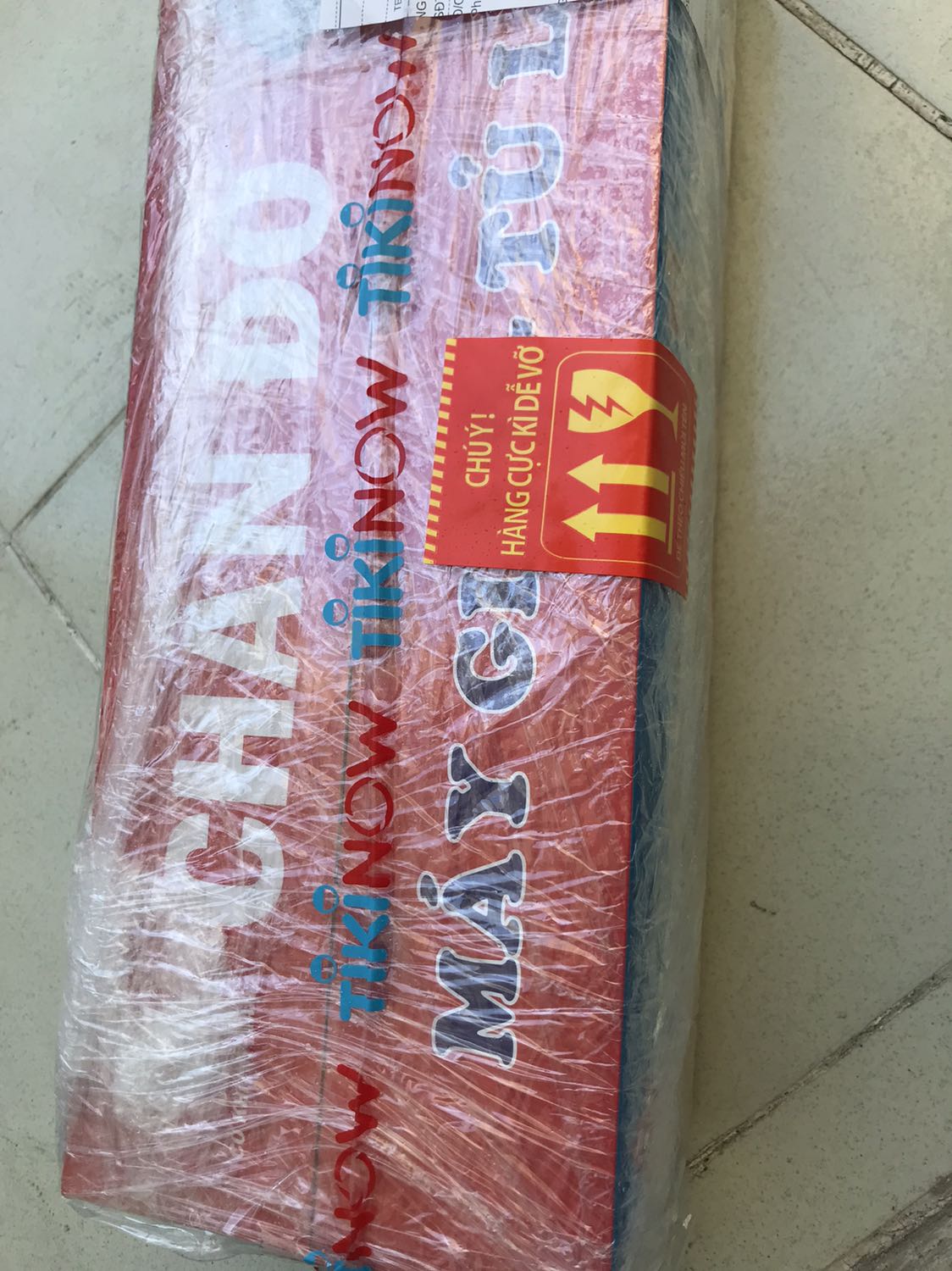 Sản phẩm như mô tả. Mình cứ nghĩ khi điều chỉnh thì nó không chắc chắn nhưng hoàn toàn ngược lại, chắc không tưởng và không bị lắc. Chân đế dễ lắp ráp, hướng dẫn rõ ràng. Thằng nhóc nhà mình tự lắp luôn