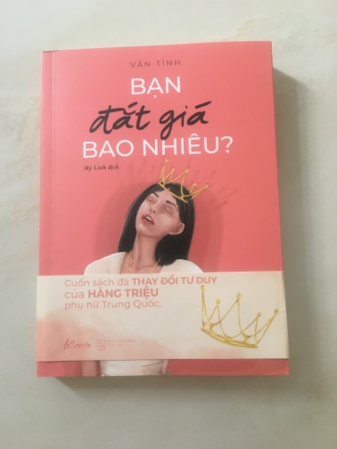 Sách được Tiki giao tới nhanh và đẹp, chất lượng giấy tốt. Mình thích đọc các tác phẩm của Vãn Tình vì nội dung các câu chuyện ý nghĩa, thực tế, phù hợp với các bạn nữ.