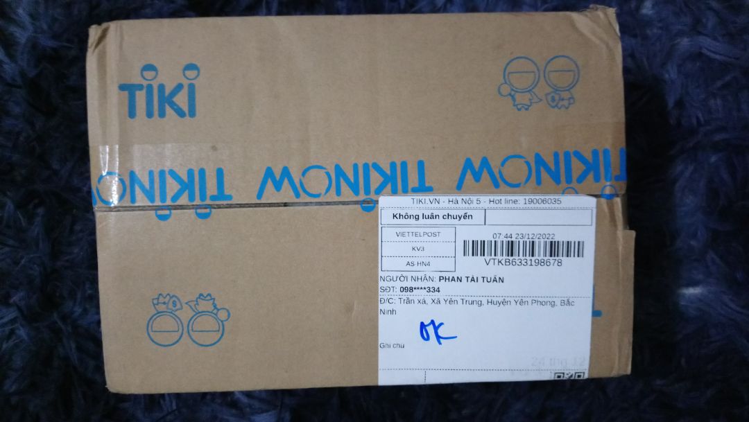 Sách bọc không có lớp chống sốc lên vận chuyển bị móp góc