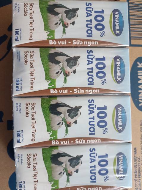 Sữa uống ngon, béo ngậy vị socola ngọt bùi, hạn sử dụng tới tháng 6 lận, mới đặt hồi tối mà trưa hôm sau tiki giao hàng tới rồi, rất ưng cách phục vụ của tiki với khách hàng, sẽ còn ủng hộ tiki lâu dài 👍👍👍