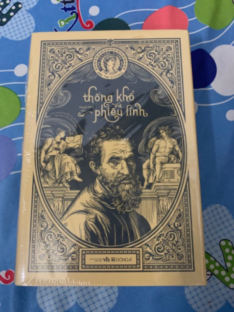 Nội dung chưa đọc nên chưa đánh giá được.
Ngoại quan sách đẹp, bìa cứng, màu bìa không đồng bộ với 8 cuốn xuất bản trước đây. 

Tiki mấy tháng gần đây đóng gói tốt, độn lót mút kĩ. Bên vận chuyển nhanh với cẩn thận, nhiều đơn nhận về thùng carton ngoài không có dấu vết cấn móp nào luôn.