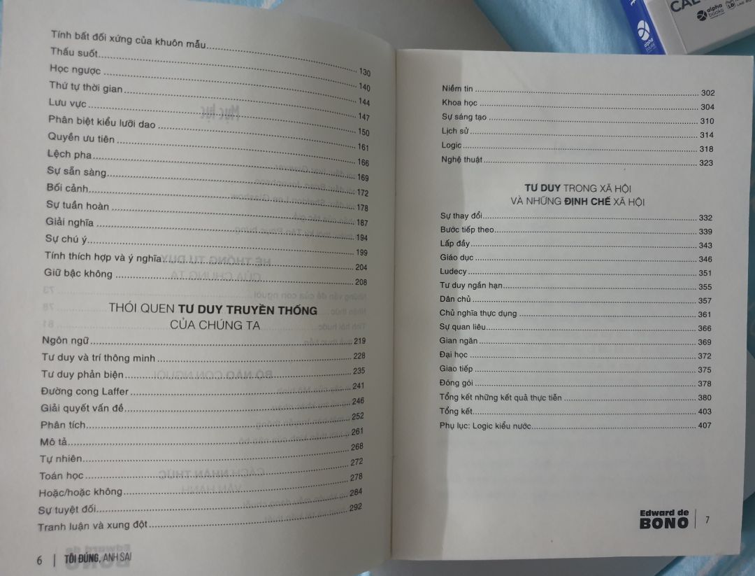 Sách hơi dơ, gấp mép nhẹ. Bookcare bọc cẩn thận. Đóng gói không chèn lót, băng keo dán đè cả lên sách trên cùng. Trang giấy khá mỏng. Giao hàng nhanh.