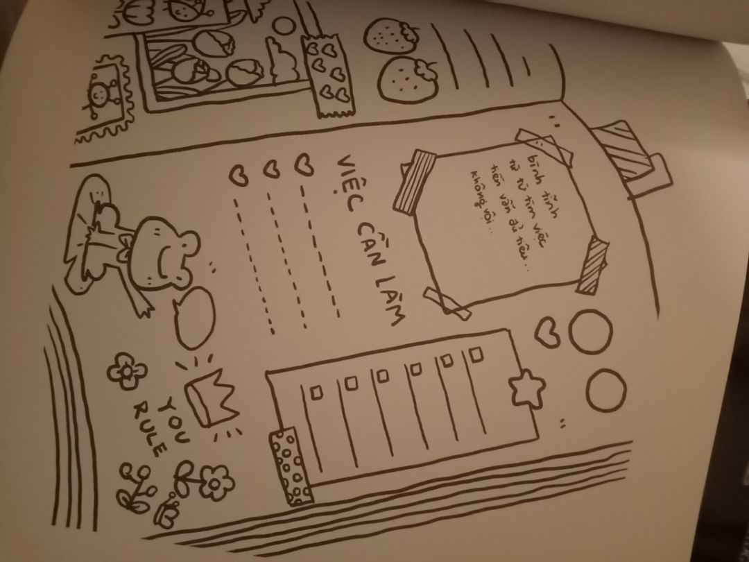 Cuốn tô màu đẹppp🐣
Có rất nhiều dạng tranh để tô từ chi tiết nhỏ đến to, có tranh để vẽ thêm lên, cũng có những tranh để điền này kia♥️
Nói chung ưng lắm, từ chất lượng giấy cứng in rõ nét😼 tới dịch vụ giao hàng nhanh hơn so với dự tính từ Tiki nữa🐥
Nhân viên giao hàng cũng dễ thưn🐤