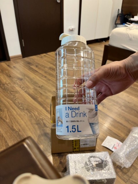 Hàng lock & lock đúng như mô tả. Ko hiểu sao nắp hơi nhờn, đã rửa sạch và… dùng ngay 😄