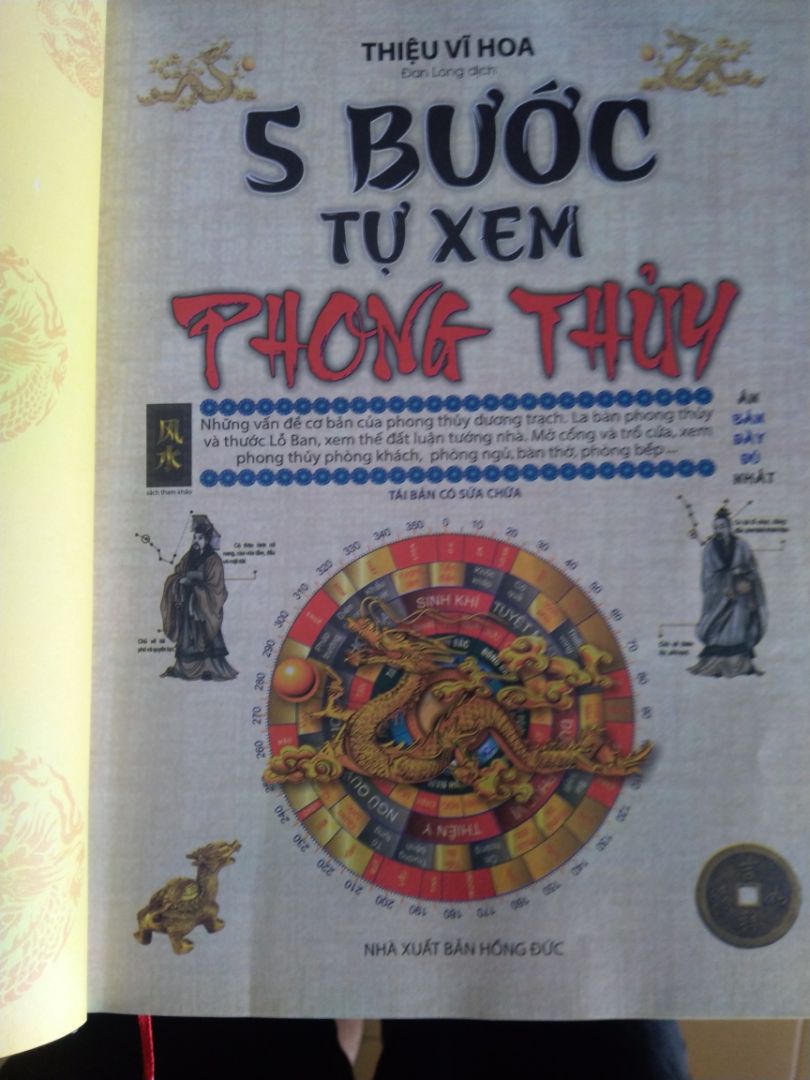 sách giao hàng nhanh, chất lượng giấy tốt và bìa cứng, nội dung của sách thật sự rất đa dạng và sắp xếp một cách hệ thống giúp người mới bắt đầu có cái nhìn tổng quan về phong thủy học