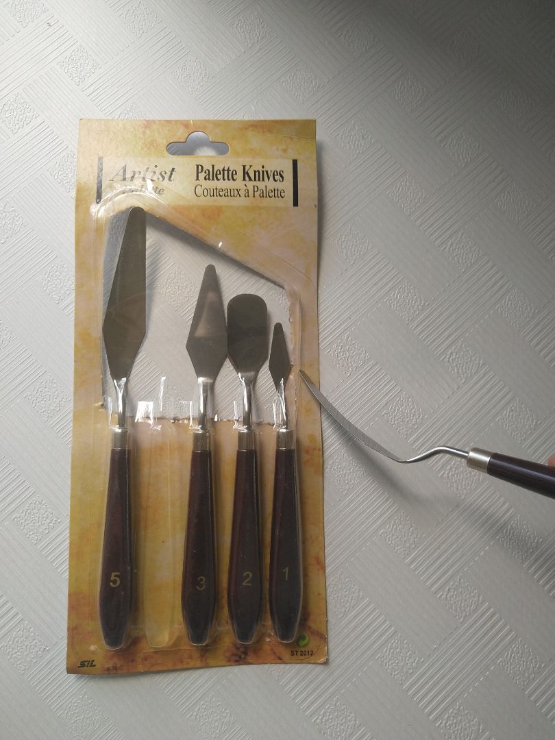 Chất lượng bay tạm chấp nhận được. Lưỡi bay cứng.