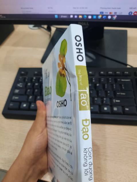 hộp giấy của first new đẹp nhưng mỏng quá nên sách bị móp mất rồi. Buồn nhẹ. hộp giấy của first new đẹp nhưng mỏng quá nên sách bị móp mất rồi. Buồn nhẹ.