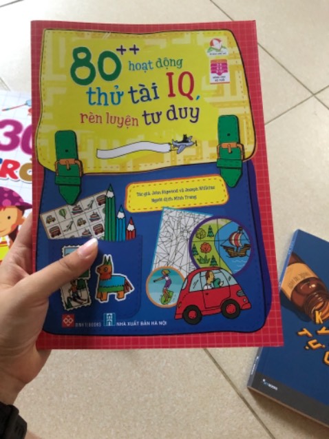 Giao hàng nhanh nè
Sách màu đẹp và đa dạng câu hỏi cho bé lắm
Cha mẹ nên mua cho con rèn luyện tư duy từ bé nha