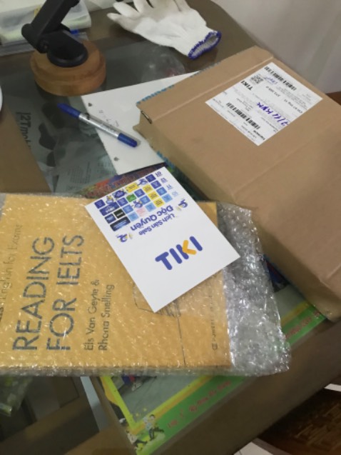 đẹp, hơi bụi tí nhưng đảm bảo xịn
shipper thận thiện, đóng gói đẹp