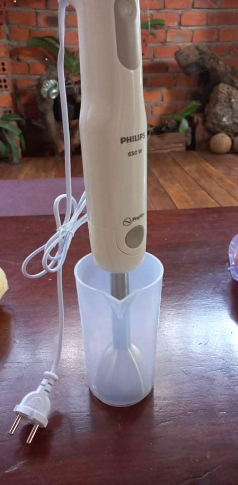 máy xài rất ok mình đã thử xay thơm rất mị máy xay êm dễ sử dụng rất tiện cho việc xay đồ ăn dăm nấu cháo cho con mọi người nên mua nhé có chế độ bảo hành 2