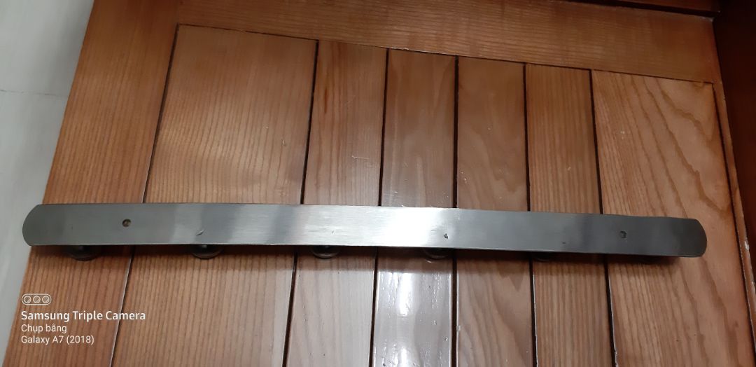 Sản phẩm dày nhưng vết hàn chưa xử lý hết thì phải.