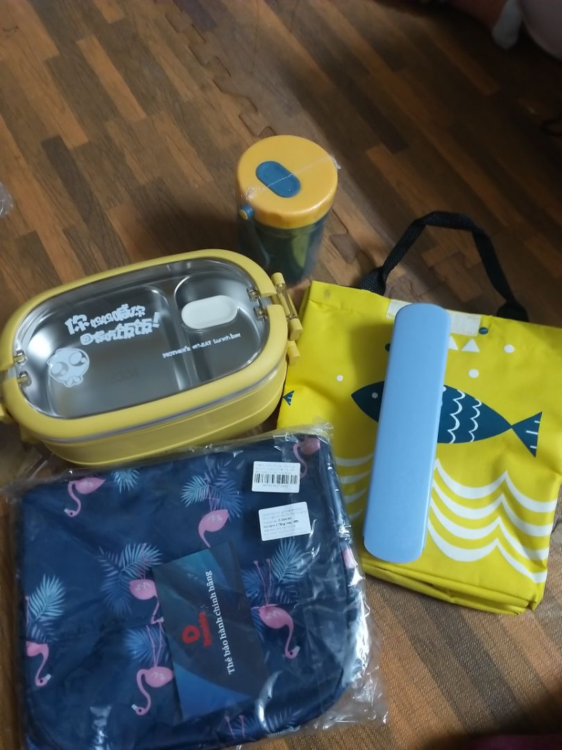 sản phẩm đẹp,chắc chắn,k có mùi khó chịu