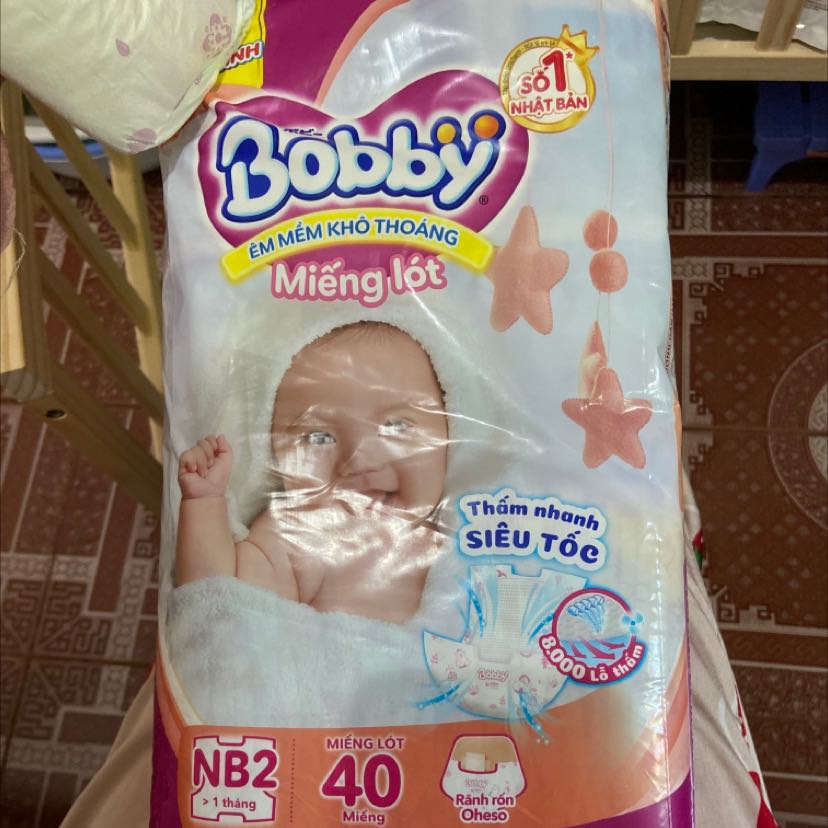 Miếng lót nói có rảnh rốn nhưng mình k thấy có, không biết sản phẩm như thế nào nữa. Như ngoài bìa vẽ rảnh rốn rõ ràng như bỉm thật không thấy, không biết có phải hàng nhái hay không Miếng lót nói có rảnh rốn nhưng mình k thấy có, không biết sản phẩm như thế nào nữa. Như ngoài bìa vẽ rảnh rốn rõ ràng như bỉm thật không thấy, không biết có phải hàng nhái hay không