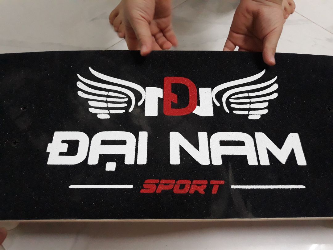 Nhận hàng sau đúng 1 tháng lênh đênh khắp nơi, k biết đơn đi về đâu, nhưng khi nhận đc khá hài lòng, hàng được shop bọc kỹ càng, có cả giấy và màng bọc nilon, gỡ ra k một chút trầy sước, nhận hàng là thử liền, trượt banh nóc, bánh cứng cáp. Để cảm nhận 1 thời gian, sản phẩm phù hợp cho người lớn nhưng con nít vẫn chơi phà phà