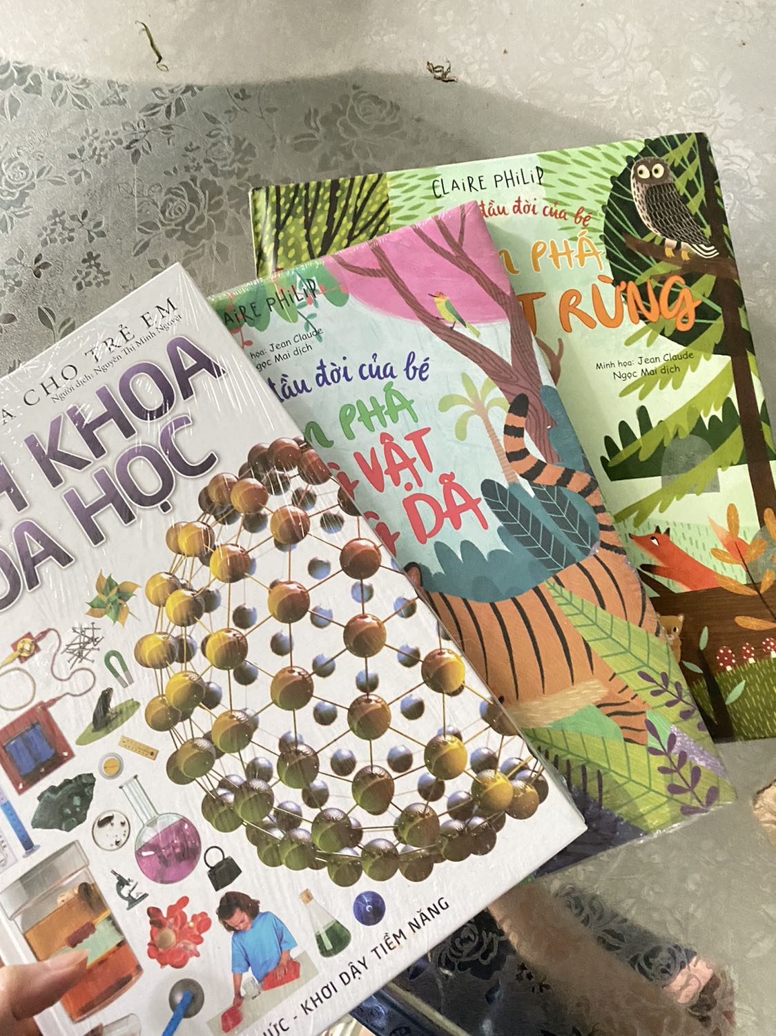 Sách đóng gói kĩ, giao nhanh