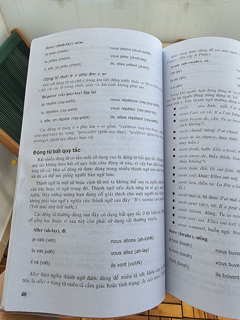 đóng gói đẹp. về hình thức sách thì xin dành lời chê cho đơn vị xuất bản, giấy hơi xấu và mỏng, chất lượng in không tốt, hơi mờ.
nhưng nội dung thì mình đánh giá rất cao, trình bày dễ hiểu, lượng kiến thức bổ ích.