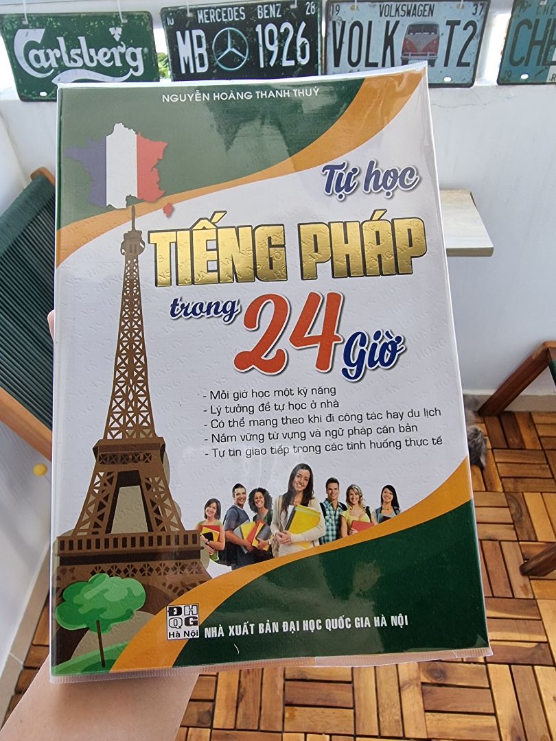 đóng gói đẹp. về hình thức sách thì xin dành lời chê cho đơn vị xuất bản, giấy hơi xấu và mỏng, chất lượng in không tốt, hơi mờ.
nhưng nội dung thì mình đánh giá rất cao, trình bày dễ hiểu, lượng kiến thức bổ ích.