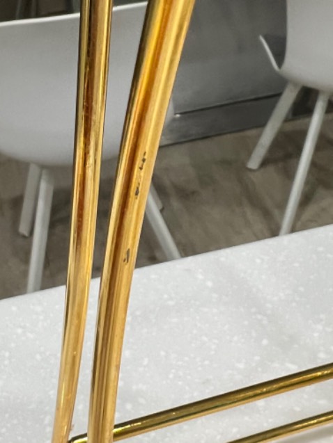 Shop giao hàng bị trầy nhé