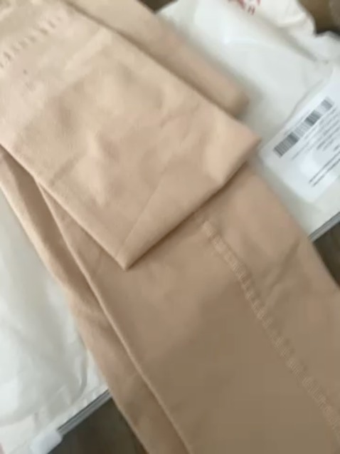 co giãn giãn tốt lắm luôn, che khuyết điểm 100% da vừa tệp da mình
Đường chỉ đẹp chắc chắn co giãn giãn tốt lắm luôn, che khuyết điểm 100% da vừa tệp da mình
Đường chỉ đẹp chắc chắn