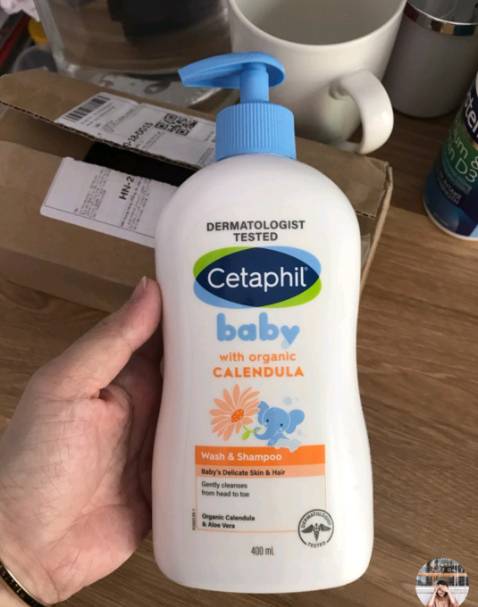 Sp lành tính cho da, mùi nhẹ nhàng không gây khó chịu.
Từ bé lớn cho đến bé nhỉ mình đều dùng sữa tắm và dưỡng thể cetaphil