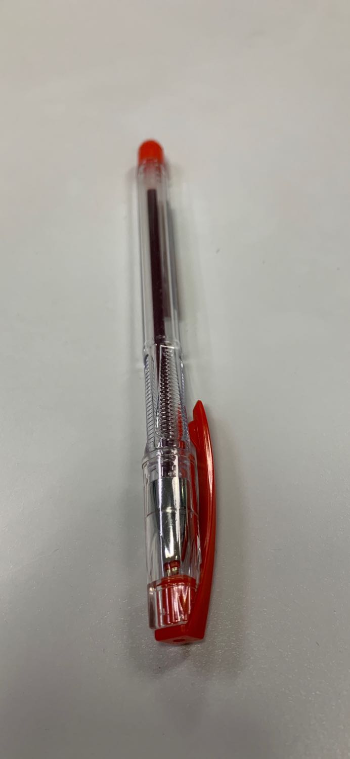 Bút viết khá trơn nhưng hơi ngăn, giá sale hợp lý nên mua cũng được.