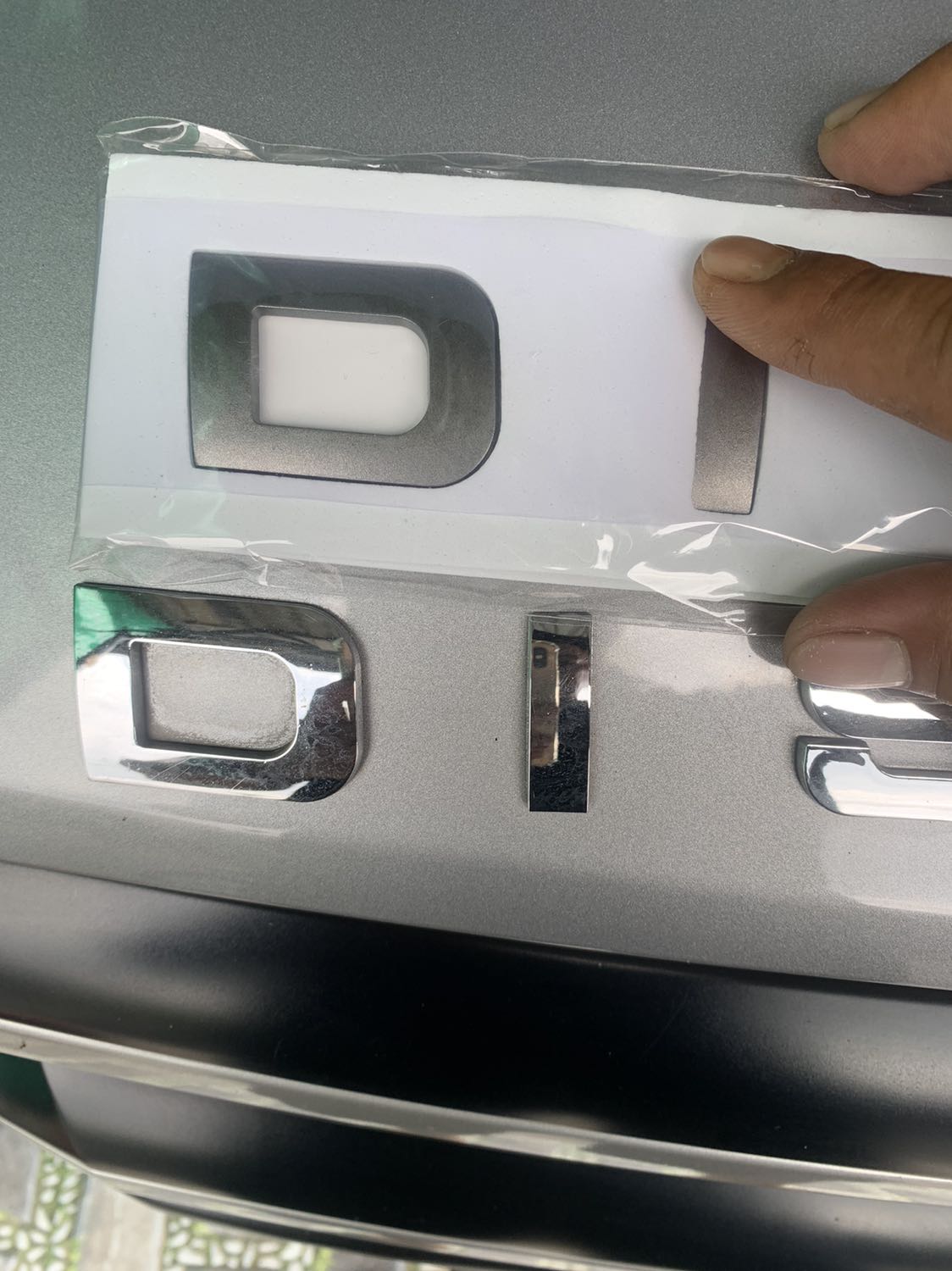 quảng cáo bạc inox mà giao bạc xám là sao shop.trang tiki này mình mua sản phẩm rất nhiều.lần này giao cho mình thất vọng tiki qua