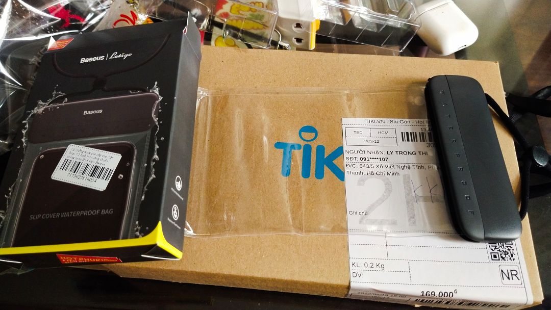 trông chắc chắn. để lặn sâu 30m xem đúng quảng cáo không