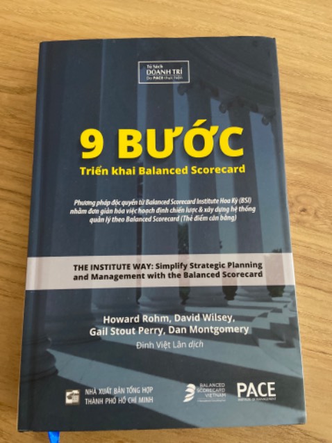 9 Bước Triển khai Balanced Scorecard sách giao đings gói kỹ càng, đẹp, nội dung rõ rang các bước, đang nghiên cứu thì nên đọc